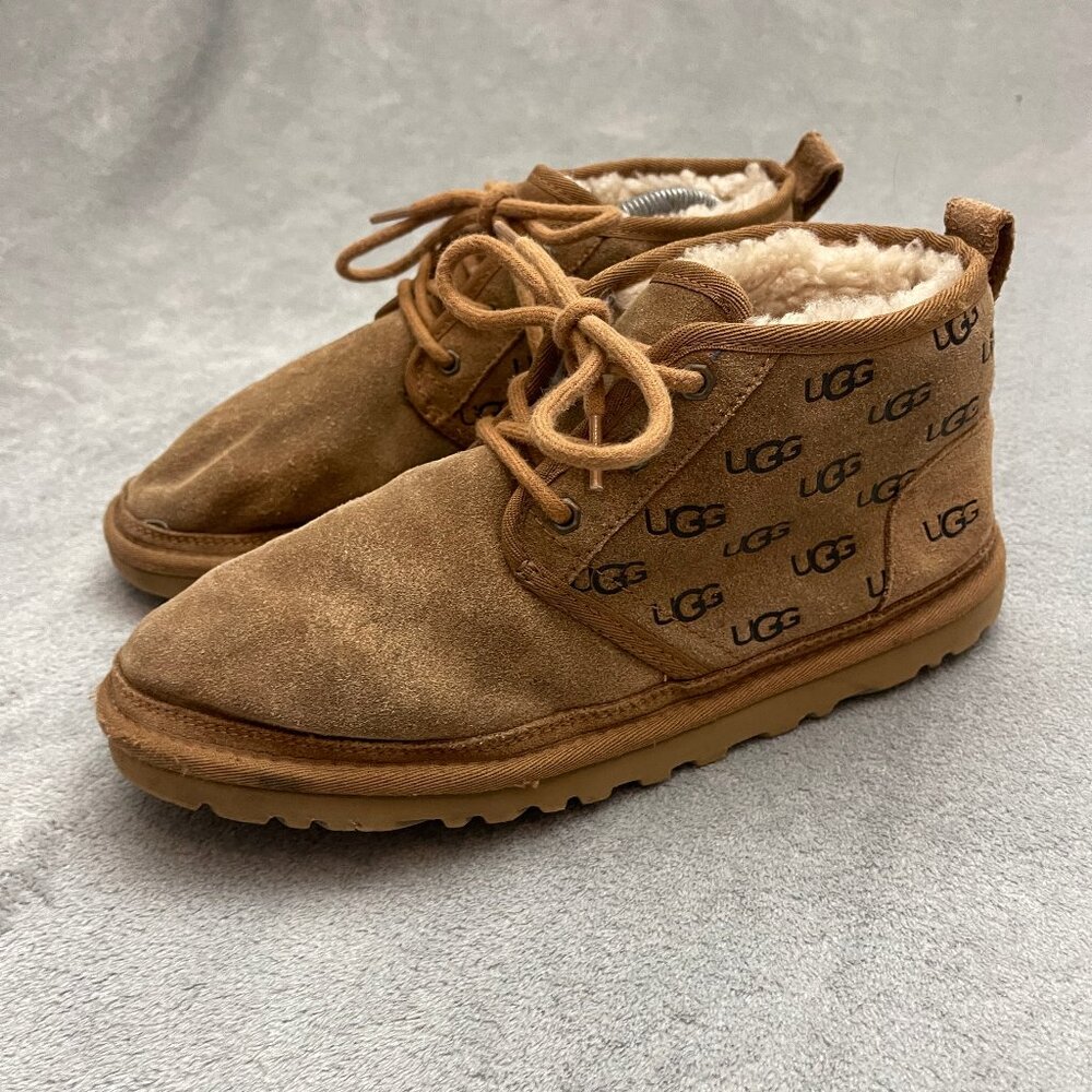 UGG Neumel Emboss Chukka Boots Chestnut Brown Suede Men Size 9 Sheepskin Fur